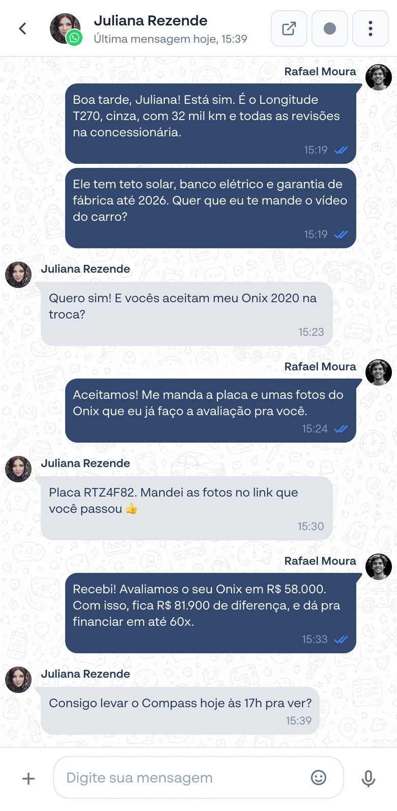 Conversa no app do Copiloto: o vendedor avalia a troca e combina a visita com a cliente